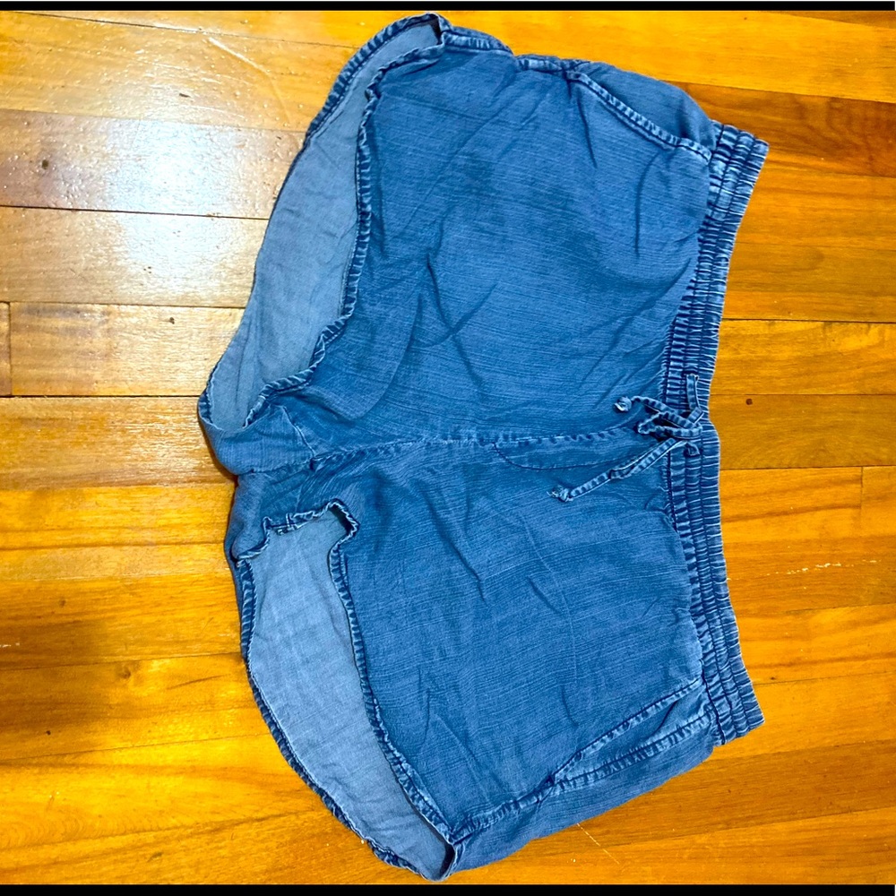 Gap XL elastic waist denim style shorts
